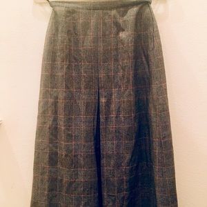 Classic grey and pink lined wool plaid skirt.